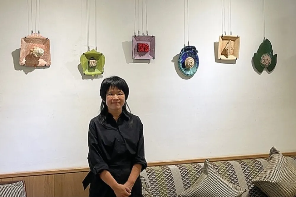 新思惟人文空間　許瓊文「螢光色的夏天」個展