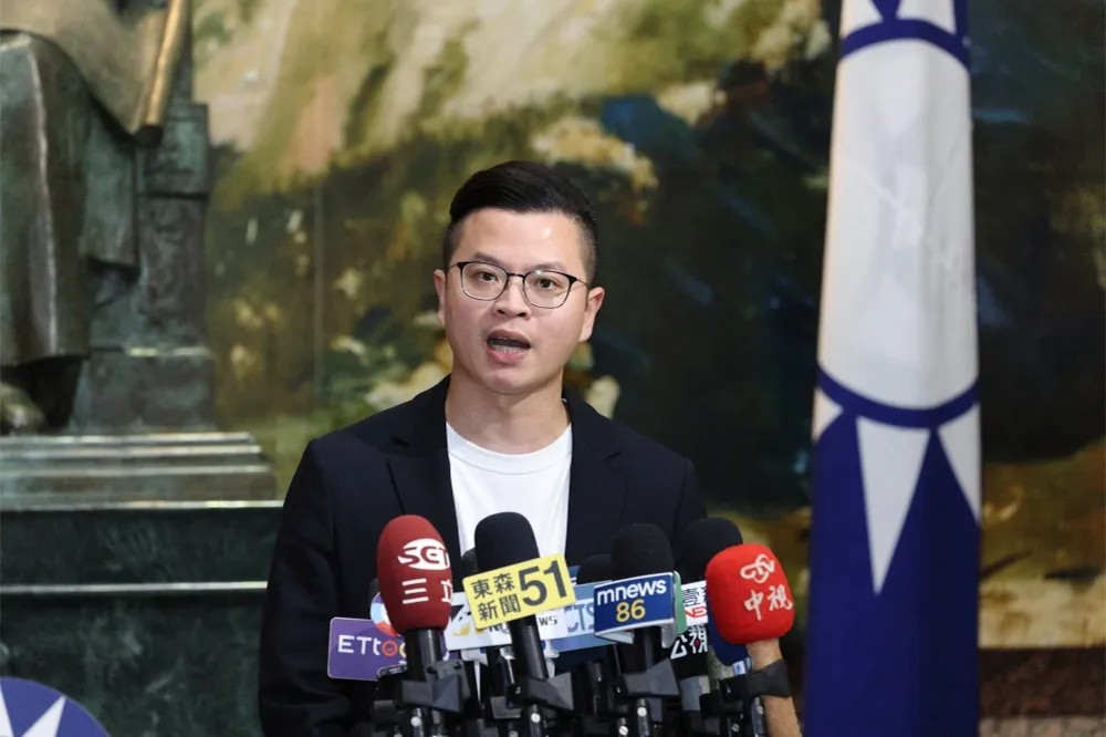 嗆洪健益把「廢紙當成寶」　凌濤：不查黃珊珊是司法奇觀