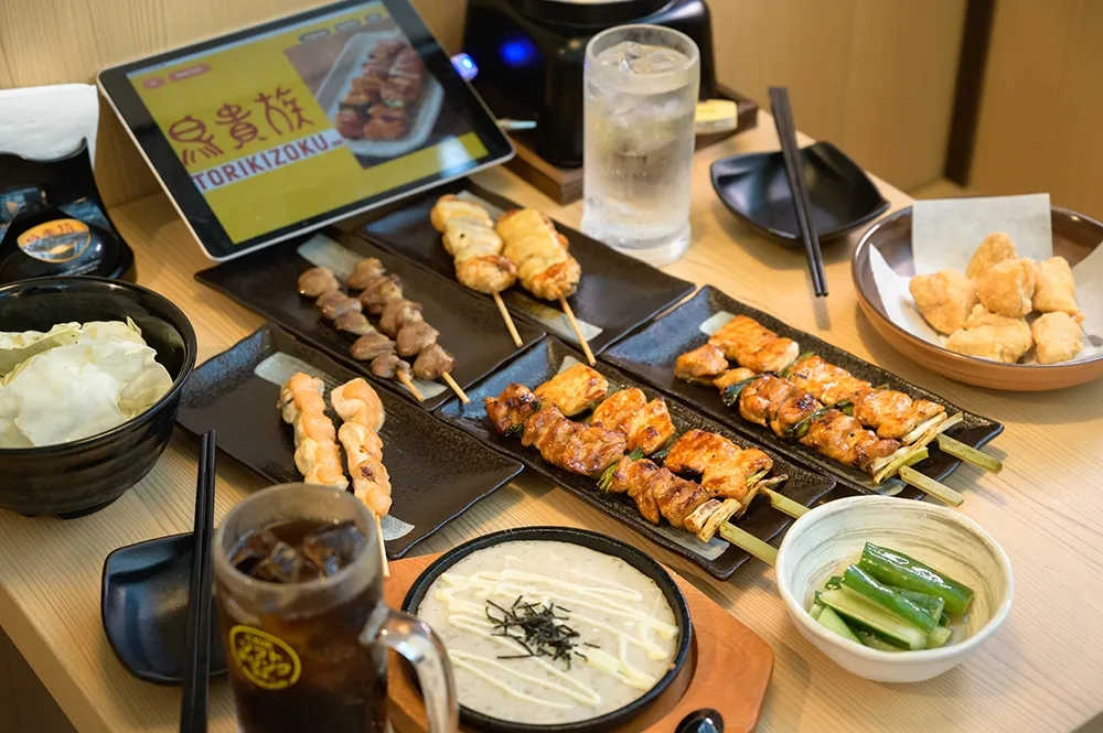 【完整菜單價格】日本平價居酒屋「鳥貴族」台灣旗艦店開幕！串燒均一價 100 元　營業時間、必吃推薦一次看