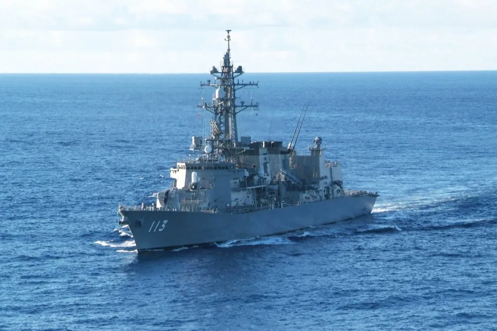 日本自衛隊成立後頭一遭　海自「漣號」護衛艦穿越台海