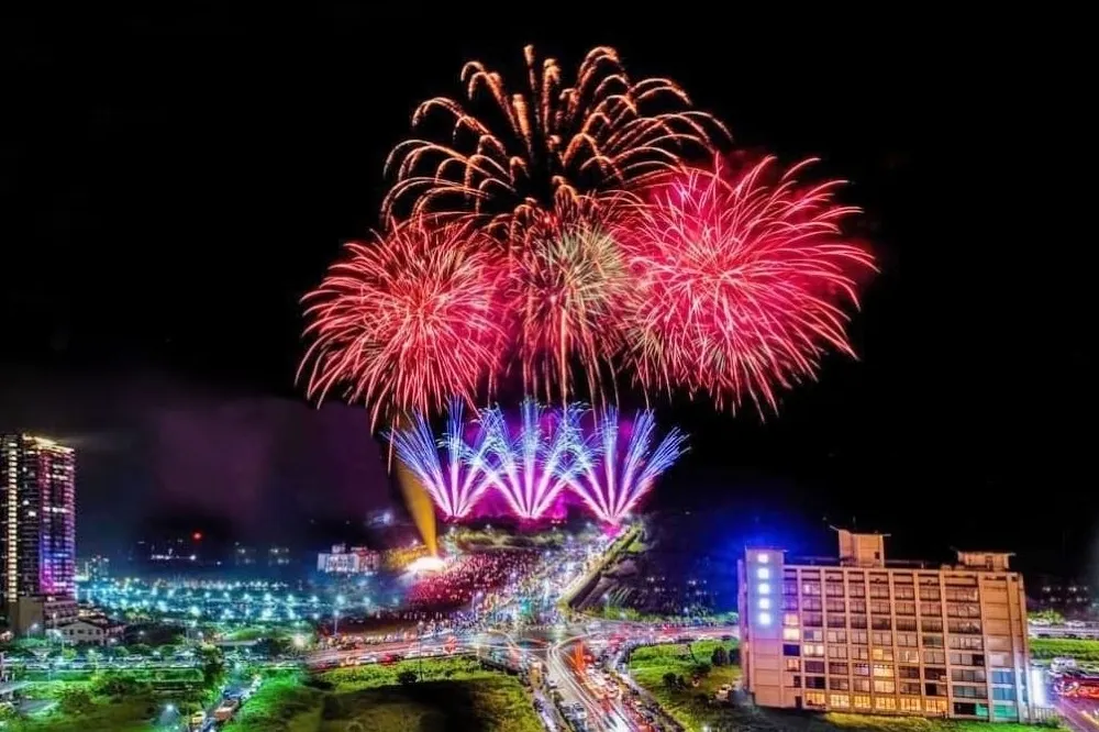 2024 頭城煙火節週末登場！無人機燈光秀、1680 秒煙火精彩上演　百攤市集免費逛
