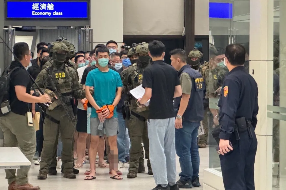詐團在台老巢遭清洗轉戰峇里島　台印警聯手押解102人回台受審