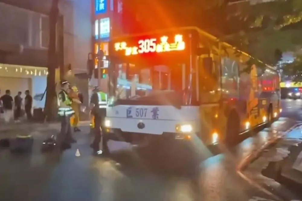 公車司機疑「補油門」輾死東海女大生　Cheap嘆：強制險也是東海學生用命換來
