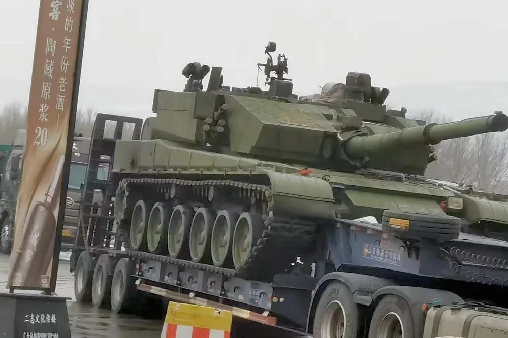 【有片】中國解放軍ZTZ-99主力戰車「護體升級」　搭載最新主動防禦系統