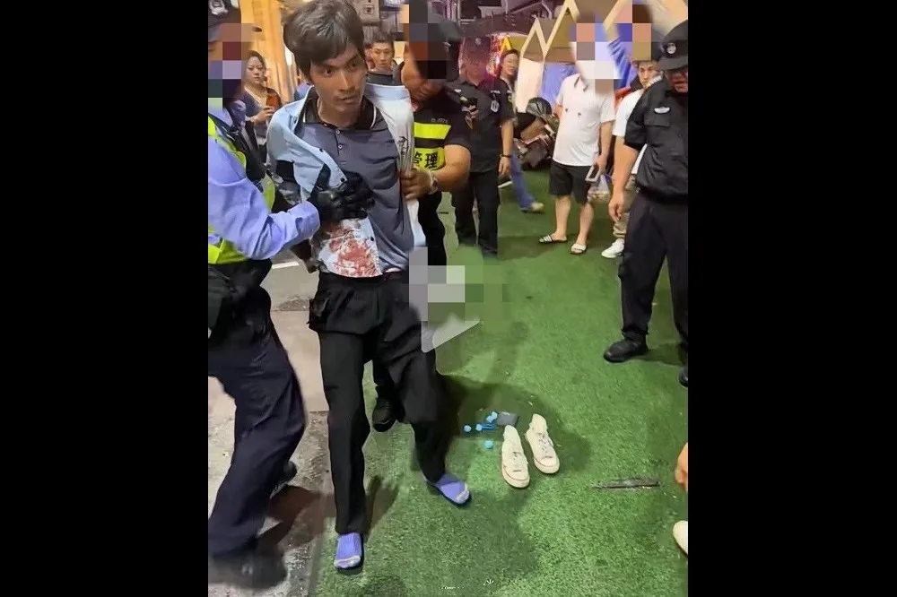 【有片】「十一」前夕上海沃爾瑪驚傳隨機砍人　現場血跡四濺至少3死15傷