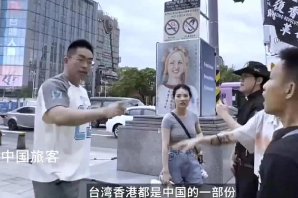 不要跟小粉紅拼拳　嘗試入他中路