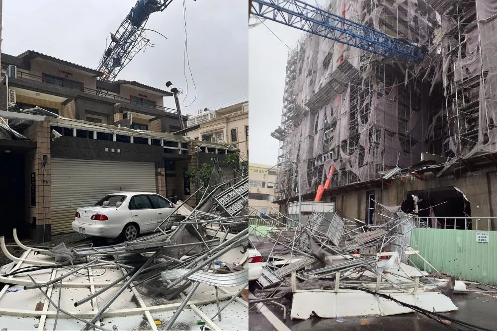好慘！工地機具從天而降　東港民宅屋頂被捅破「雨像瀑布灌入屋裡」