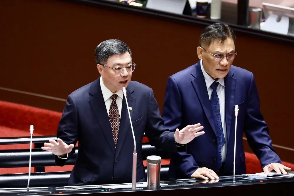 營區遊覽車播放「為共產主義奮鬥」影片　卓榮泰：外包司機個人疏失