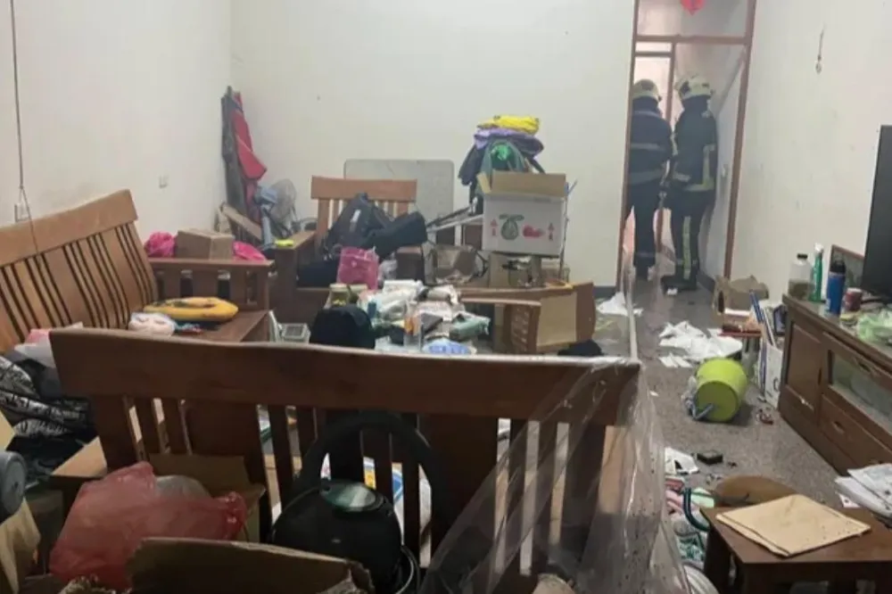 3少年玩沖天炮將客廳轟成廢墟　1人手掌炸爛送醫截肢