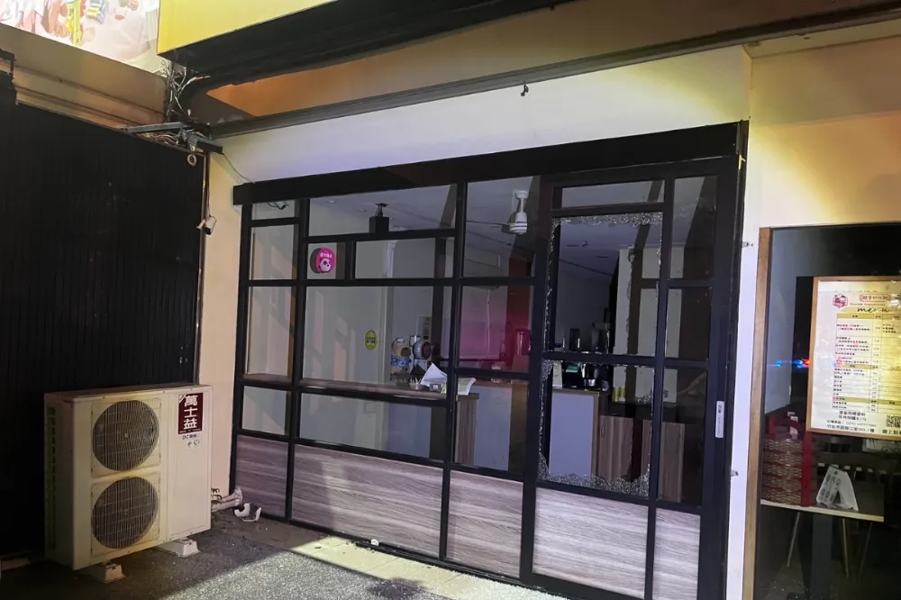 竹北虐童案引公憤　民眾「動私刑」砸爛教練飲料店