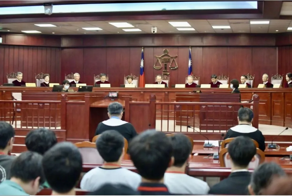 陳師孟：論死刑判決的「法官一致決」─ 向朱富美大法官討教