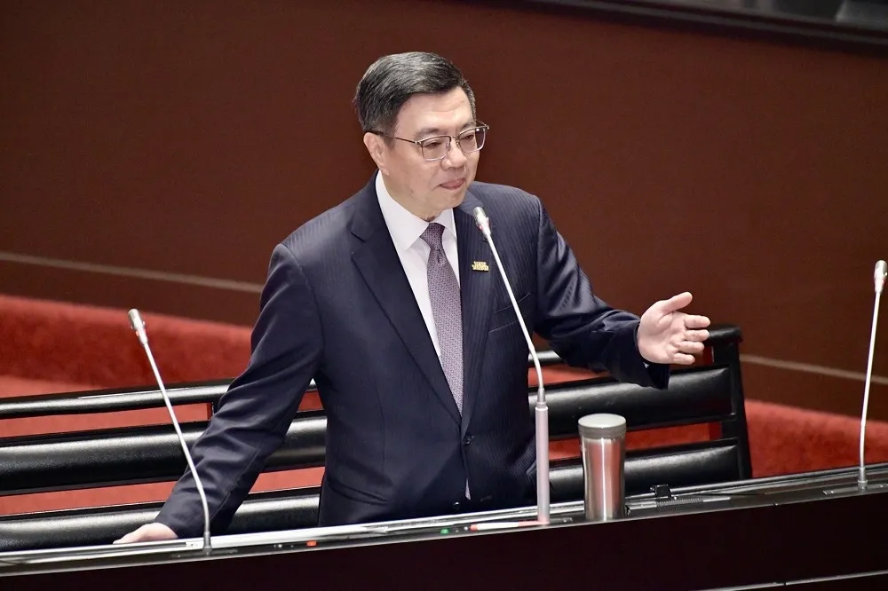 班班有鮮奶變「班班保久乳」　卓榮泰坦言政策推動欠思慮