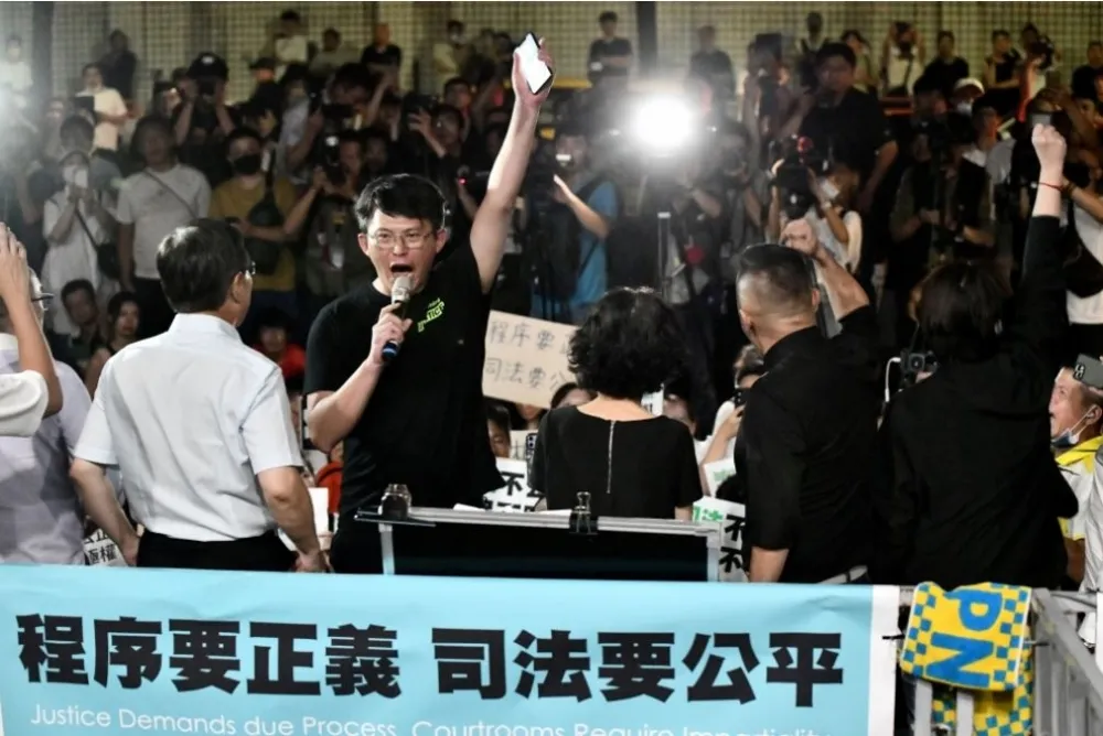 陳嘉宏專欄：錢的形狀改變了柯文哲與民眾黨的模樣
