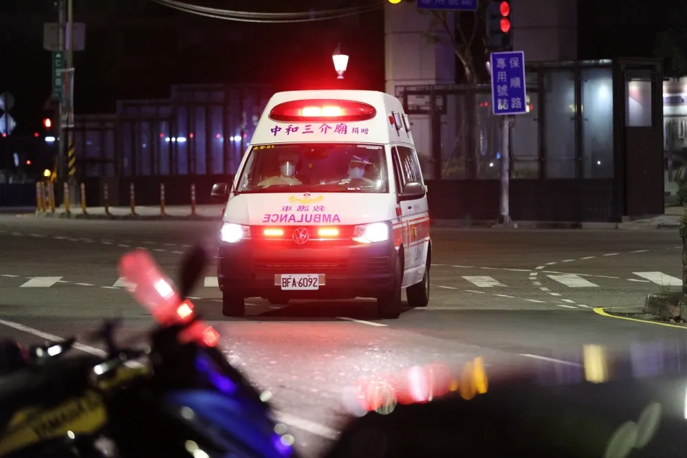 救護車執勤未禮讓行人也會被開單　警方：影像無法確認是否執勤中
