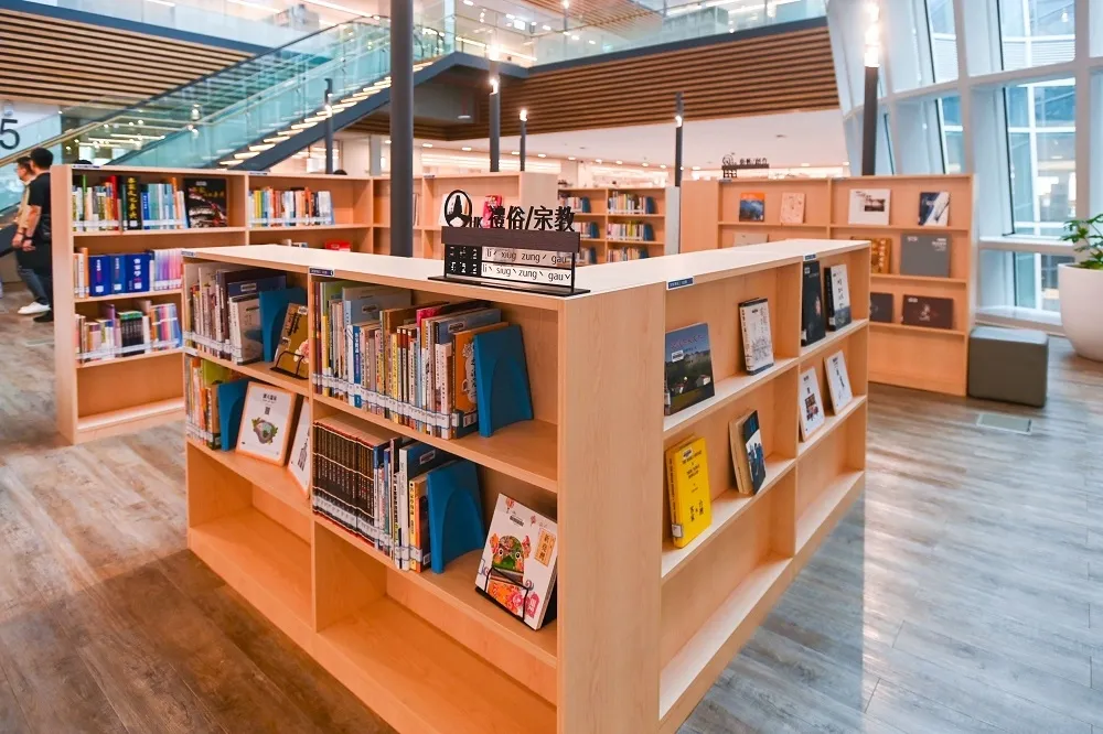 桃園圖書總館啟用客家圖書專區　張善政邀市民體驗「藏身書海的客家風景」
