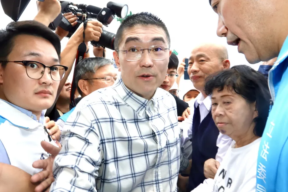 謝媽媽曾捐200萬給柯文哲？　謝國樑赴檢廉說明訊後請回