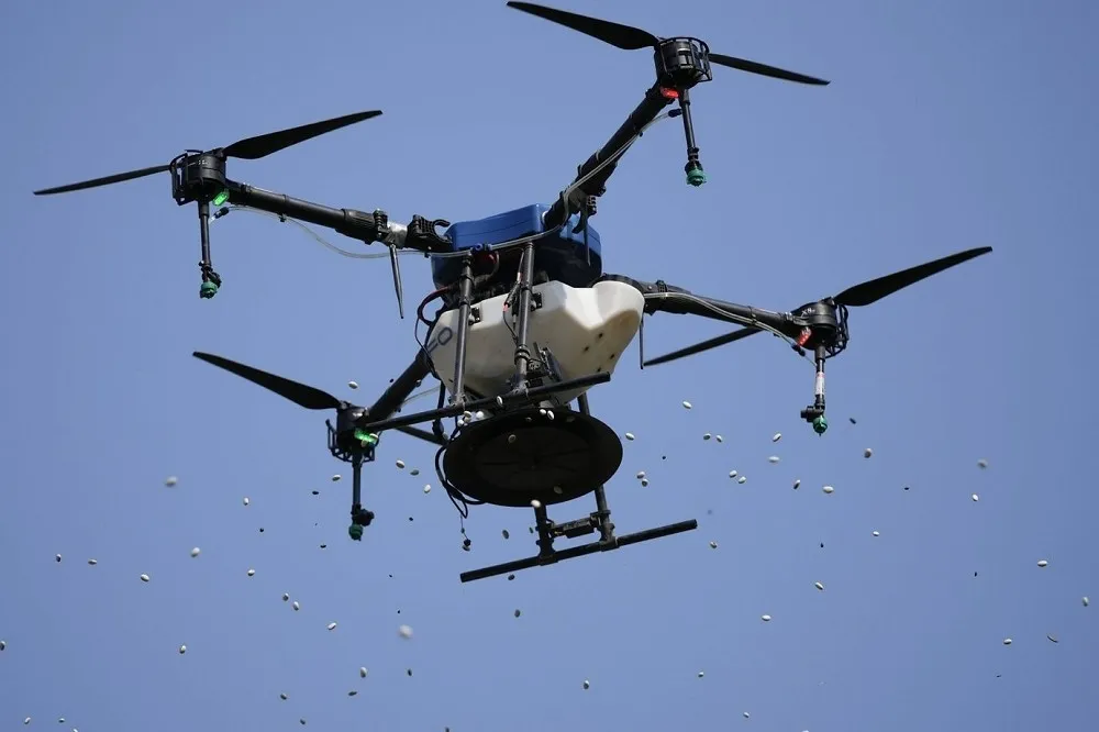 英國黑幫用無人機為囚犯「補給」　手機毒品香菸番茄醬都有　