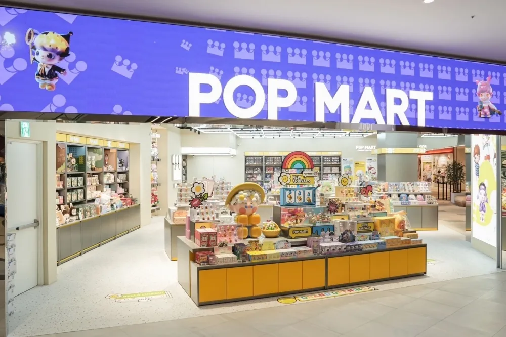 【排隊、消費規則】泡泡瑪特 POP MART 首間「PINO JELLY 風格店」進駐林口三井 OUTLET 二館　限時滿額贈、LABUBU 等你來逛