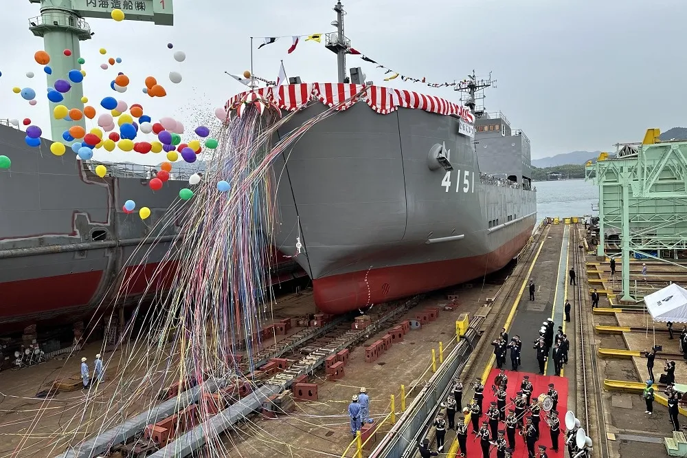 【有片】因應台灣和釣魚台緊急事態　日陸上自衛隊「日本晴號」運輸艦下水　