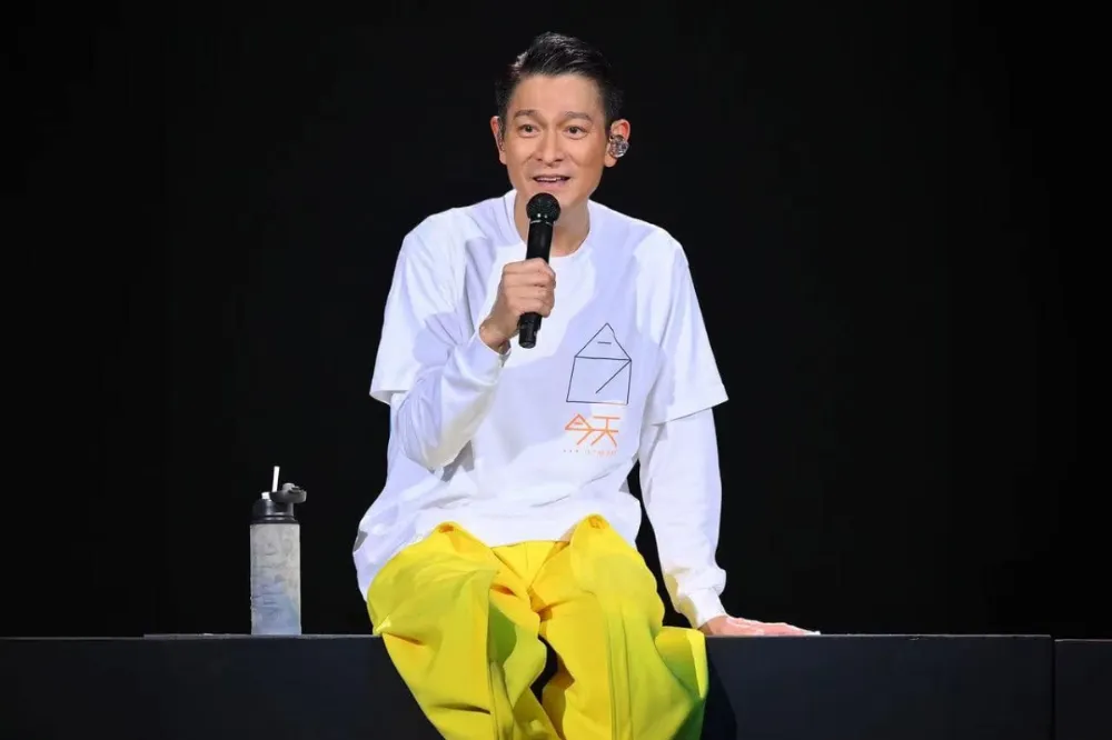 歌迷心情三溫暖！劉德華演唱會周六補辦　「華嫂們」破涕為笑