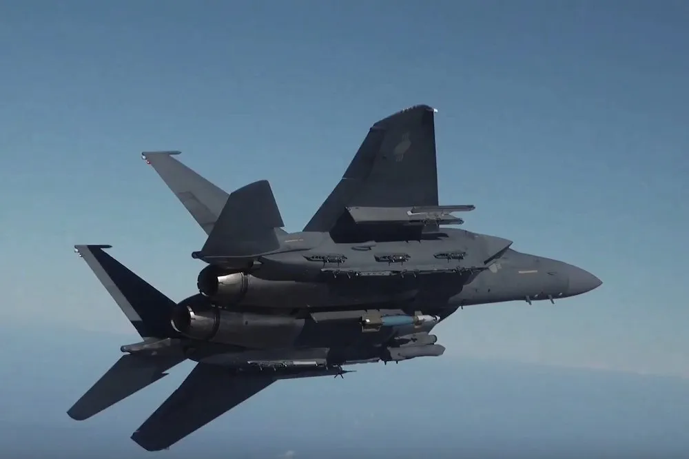 【有片】北韓試射新飛彈後　美韓聯軍出動110架戰機演練「精確轟炸」