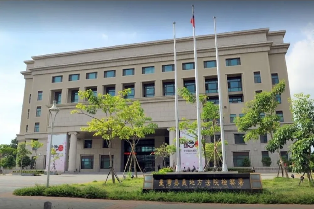 統促黨張孟崇夫妻涉收中國金援7400萬　拍片勸降國軍陣前倒戈遭起訴