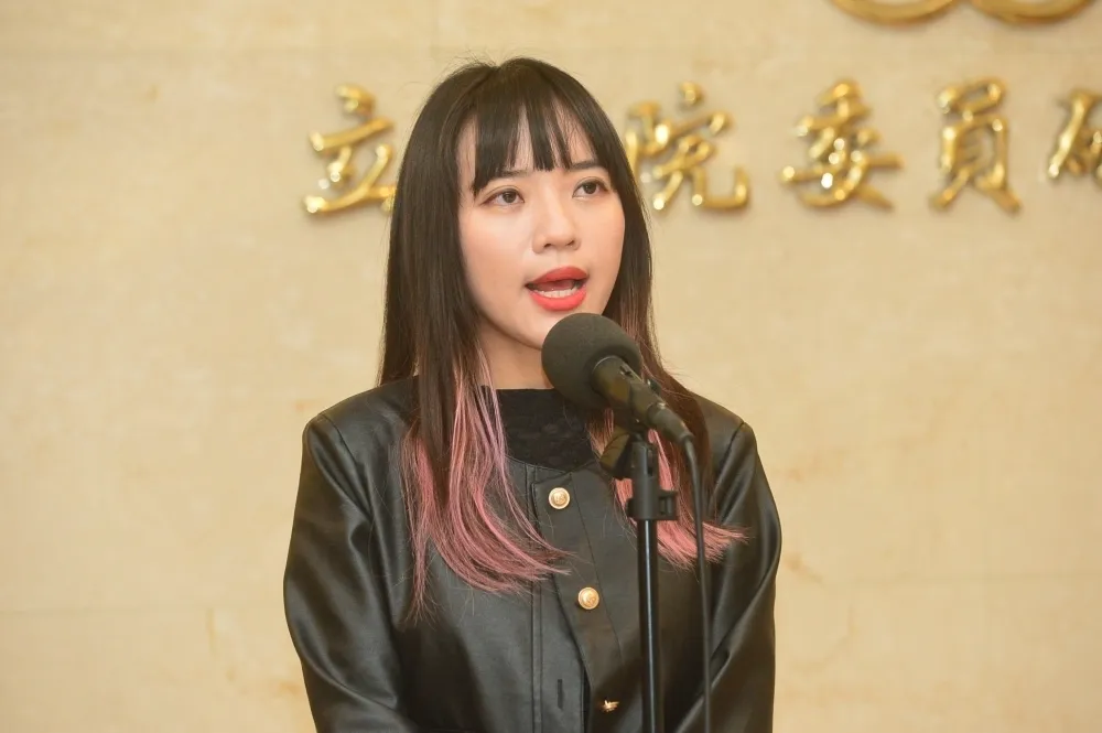 不滿代孕費傳「上看百萬」　黃捷轟：政府在女性議題上令人失望