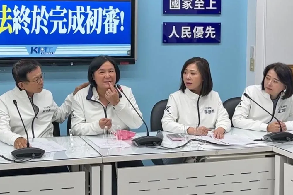 《財劃法》初審衝突　陳玉珍控被強壓桌上「牙齒都斷了」
