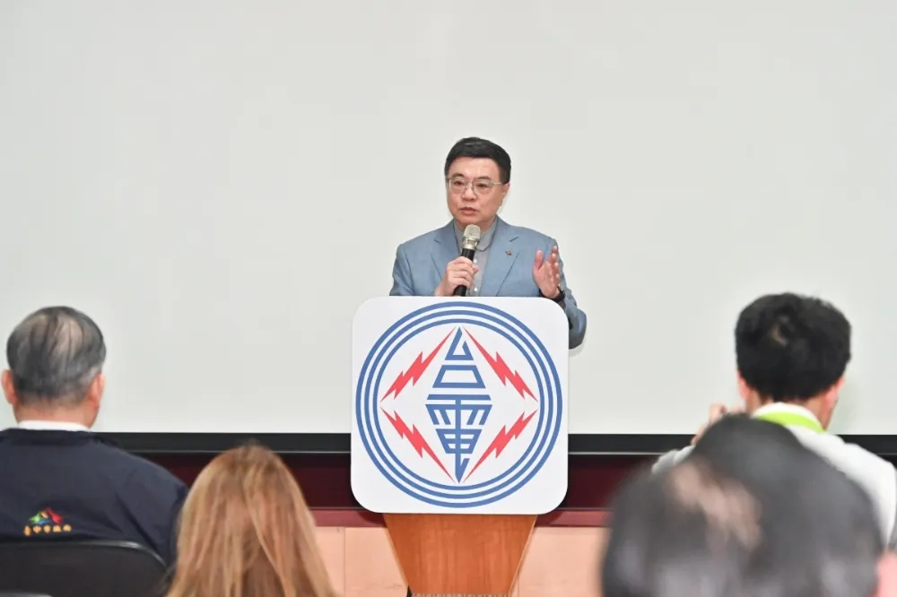 不讓台中人用肺發電　桌榮泰：台中電廠2034無煤供電