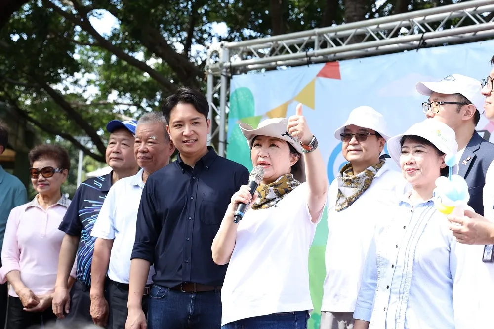 「台中通野餐趣」展數位力嗨翻東區！　盧秀燕現身樂成公園　現場民眾突破2千人