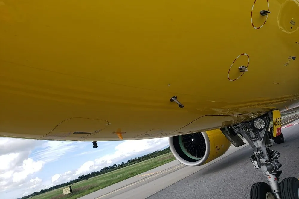【有片】美客機降落海地遭槍擊　「機身被射穿」緊急改飛多明尼加