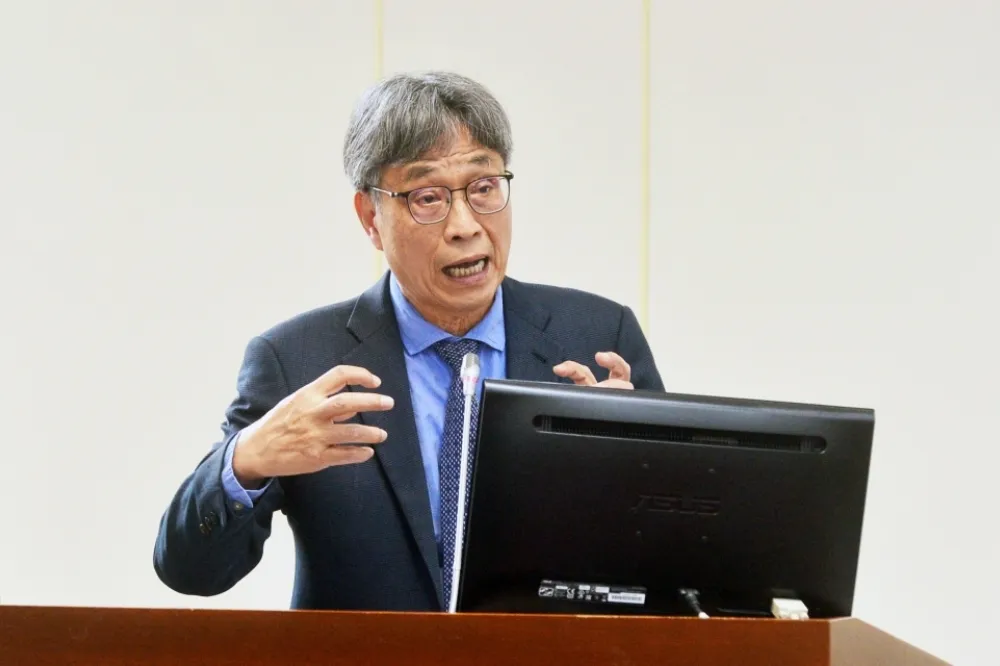 農民搶種高麗菜驚現「超種紫燈」　農業部長：價格崩盤絕不補助