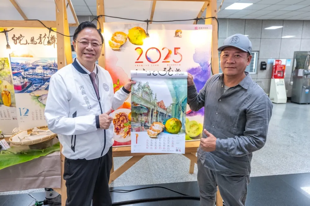 葛萊美獎大師出手！　桃園2025農產月曆結合AI創作　蛇馬龍舞大玩諧音哏