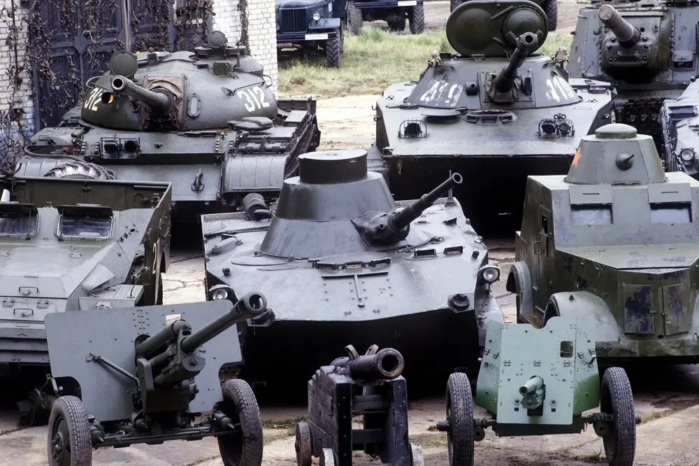 【有片】俄羅斯電影公司捐「老戰車」給軍方　擬改裝成遙控炸彈或誘餌
