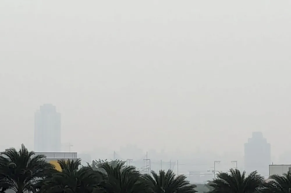 霧霾壟罩！雙北、桃園、台中、台南一片灰濛濛　胸腔科醫師：沉默之丘台灣版