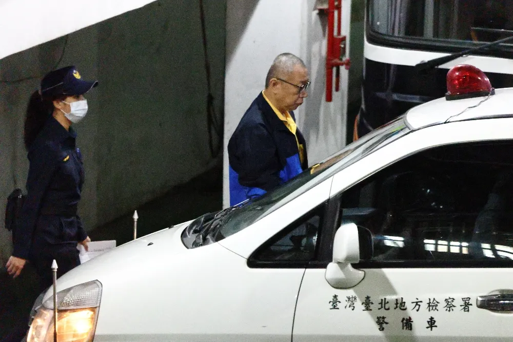 曝柯媽見柯文哲剃光頭狂掉淚　張啟楷：柯有苦說不出
