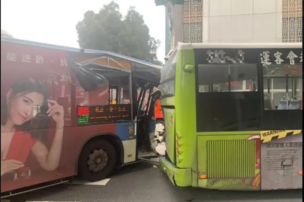 【北市公車追撞】1行人捲車底送醫不治　23歲女司機稱：有剎車來不及