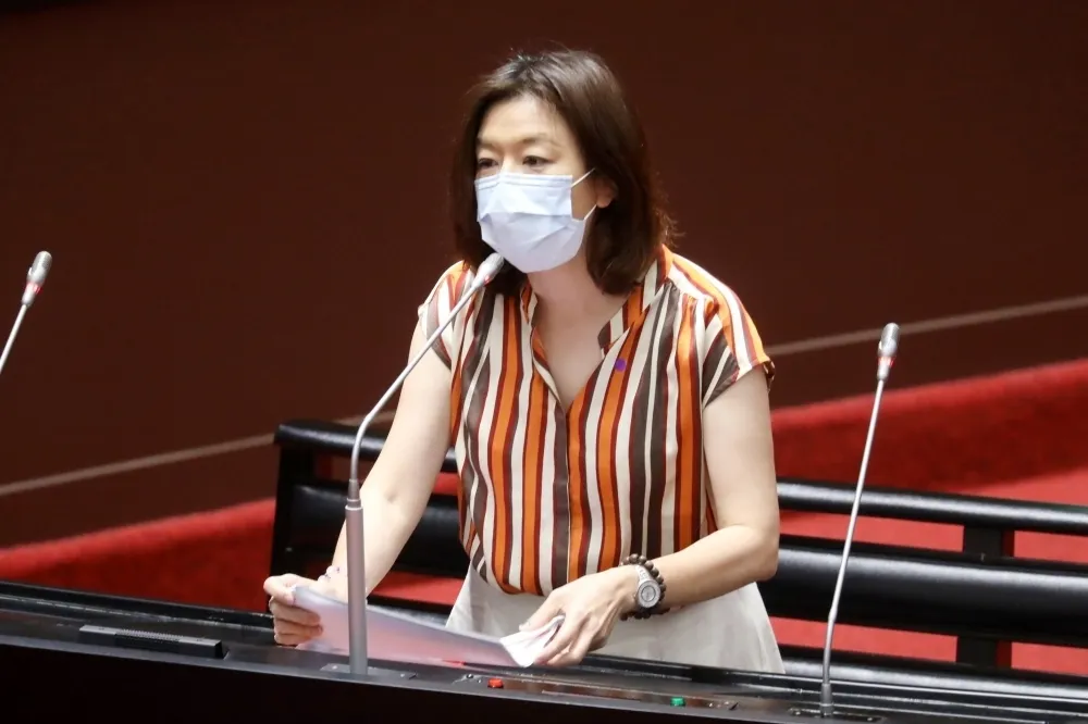 抖音爆紅「霉豆腐」在台販售惹議　衛福部警告：安全性無法保障