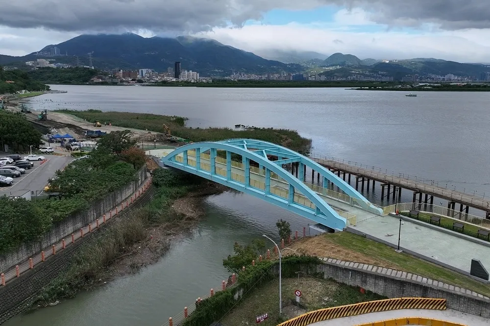 五股觀音坑溪橋開放通行　串連淡水河左岸自行車道