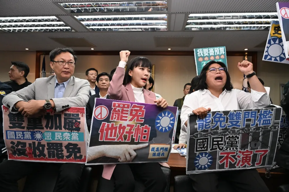 國民黨竭力修《選罷法》　挺藍粉專也諷：昭告世界有多怕被罷免