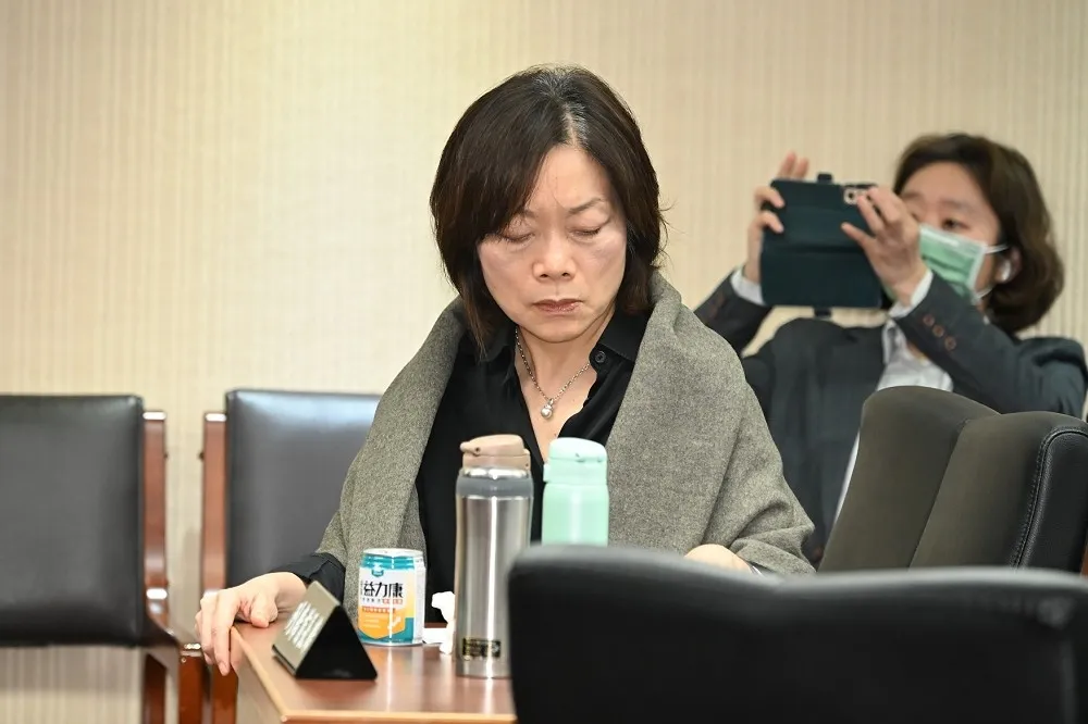 【勞動部霸凌案】報告輕描淡寫陳冠廷要求重啟調查　黃捷轟何佩珊「怎樣悲劇才重大？」