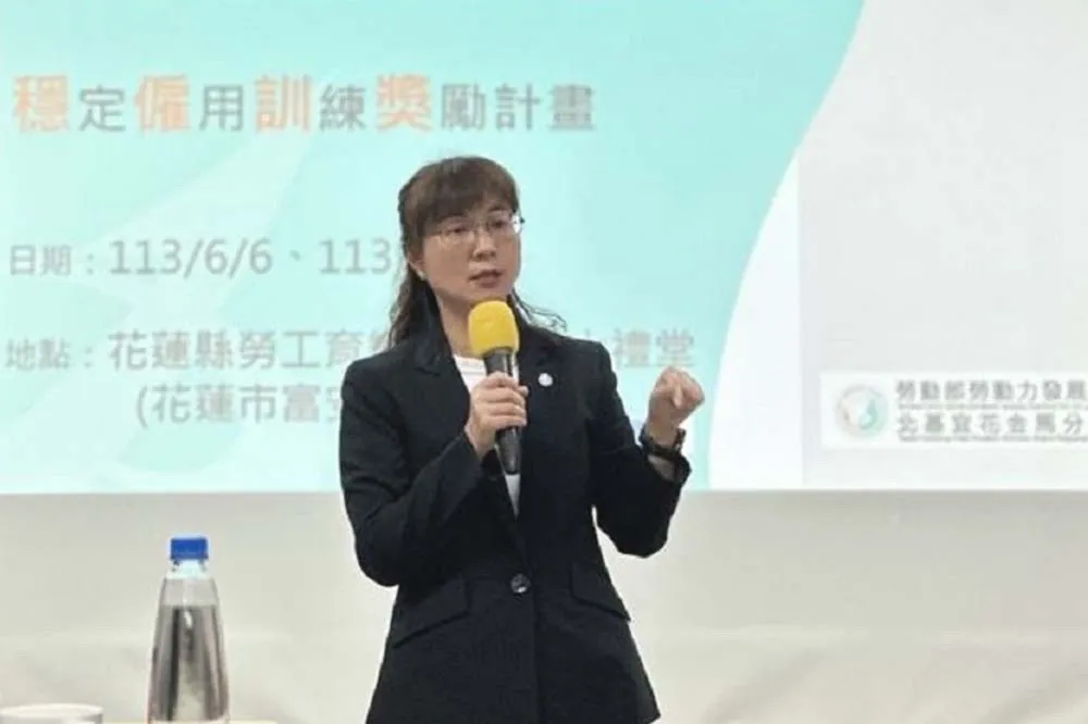 謝宜容聲稱「沒要請辭」外界炸鍋　親綠粉專：盼民進黨命夠硬