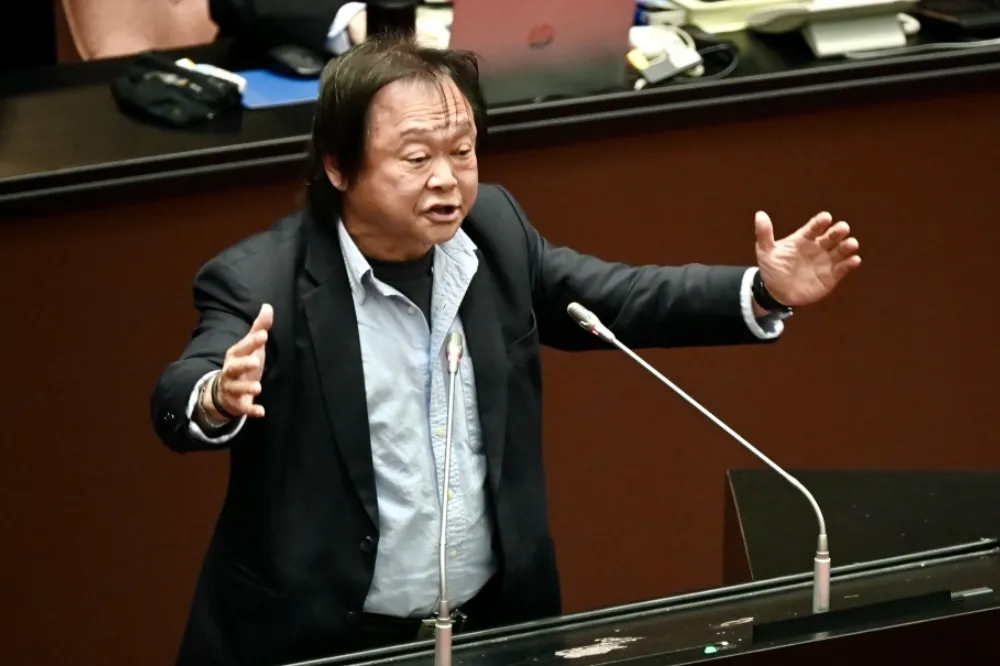 批朝野不應拿南韓戒嚴互攻　王世堅：台灣民主政治不可能走回頭路