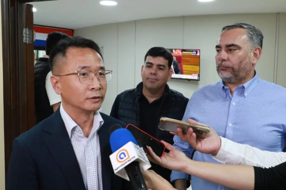 中國外交特使跑到國會煽動議員與台灣斷交　遭巴拉圭驅逐出境