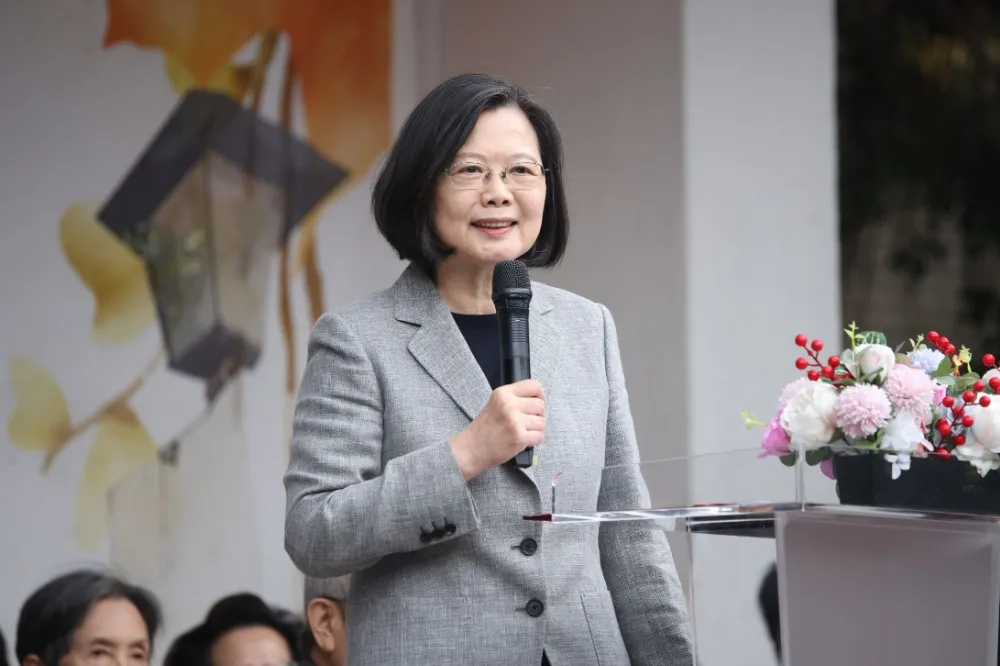 重返母校中山女高　蔡英文自曝成績曾吊車尾：爸媽沒想過我會當總統
