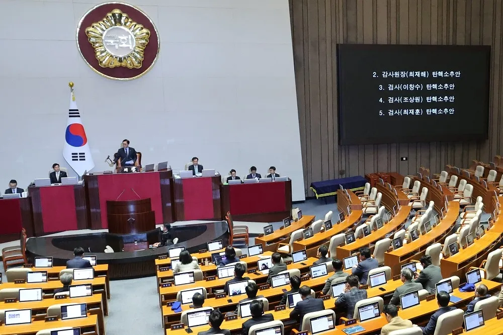 【有片】南韓國會展開表決　第一夫人調查案未過關、執政黨議員杯葛彈劾投票