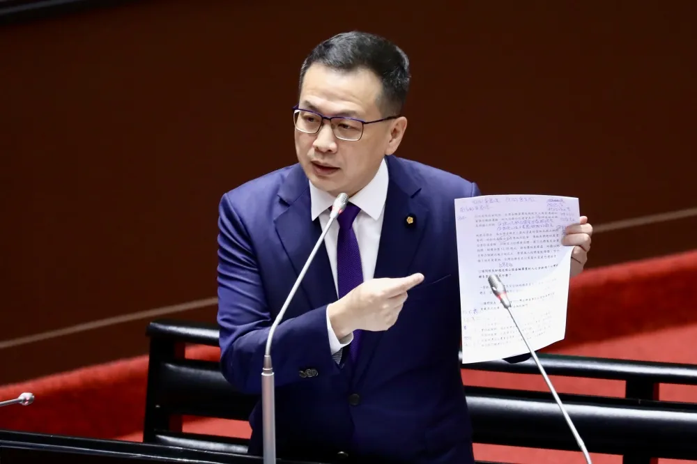 羅智強爆花900萬辦民防園遊會「只飽了黑熊」　劉世芳：會用公開招標處理