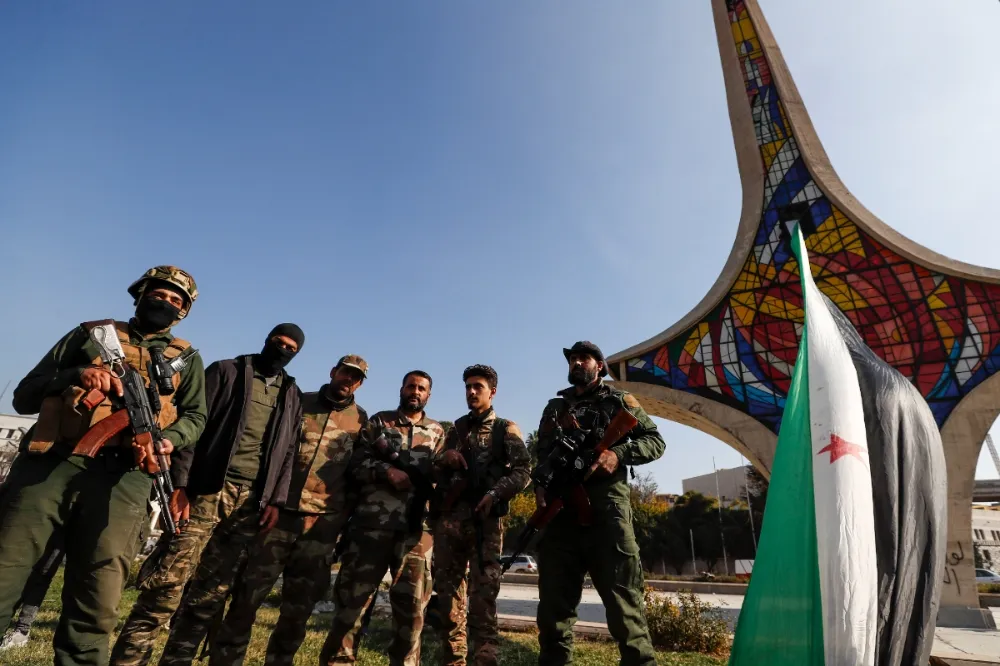 美國正設法與敘利亞反抗軍搭上線　稱將其列為恐怖組織「不影響交涉」
