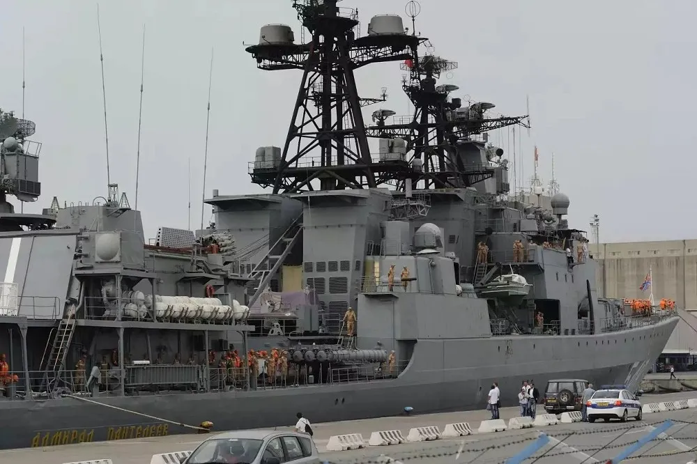 俄羅斯海軍艦隊撤離敘利亞基地　停泊外海以監控局勢