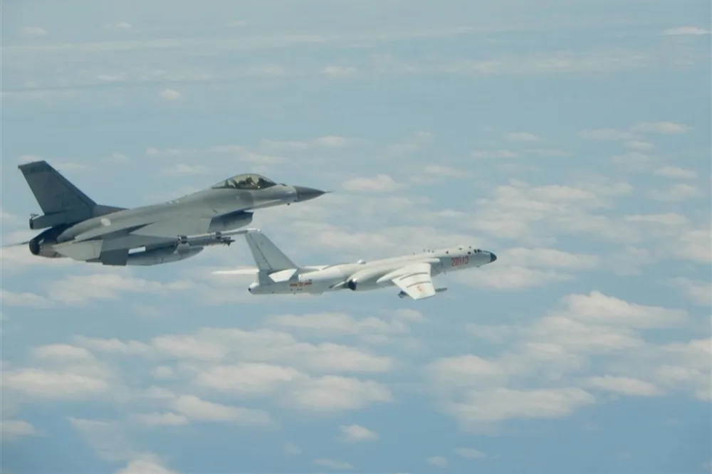 雙城論壇登場前5架解放軍機擾台　其中1架逾越海峽中線延伸線